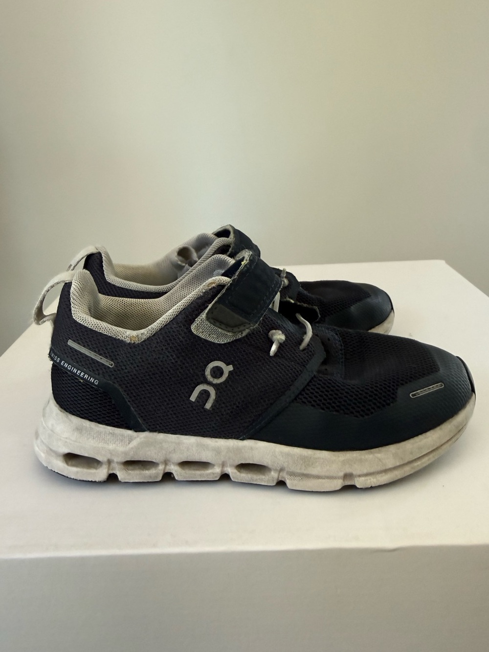 ON Kids Preschool Cloud Play Shoes Size US K 13.5 Used #Lux-K-SH